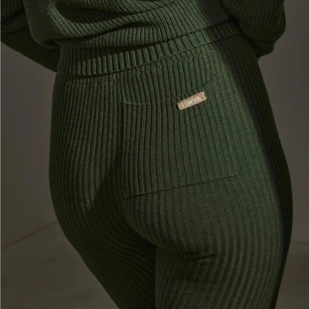 Lunya Ribbed Organic Cotton Leggings in green size S - Picture 1 of 7